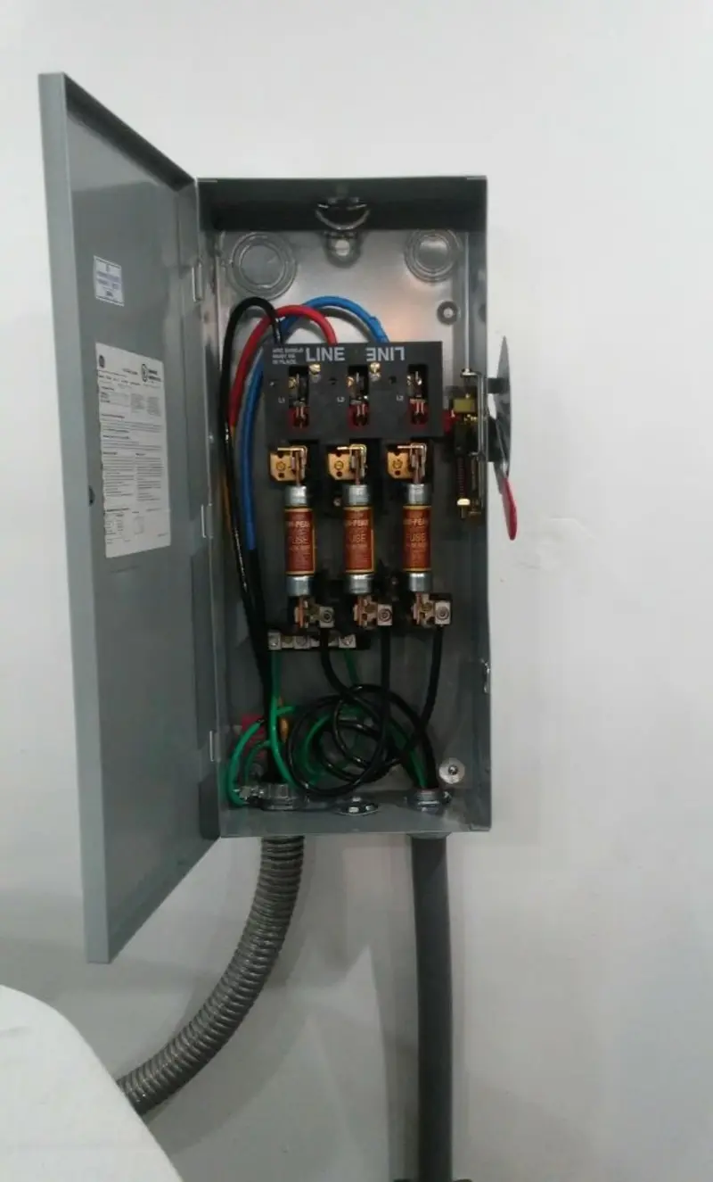Three-phase disconnect switch installed for Smoke Detector Installation in Phoenix Lake